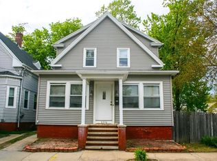 325 Bay View Ave, Cranston, RI 02905