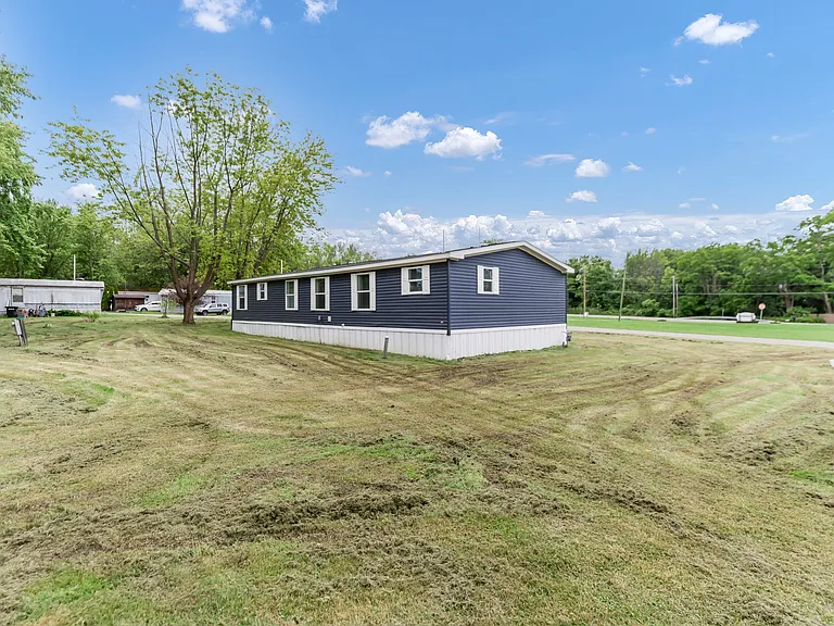 6037 Route 5 — Photo 44