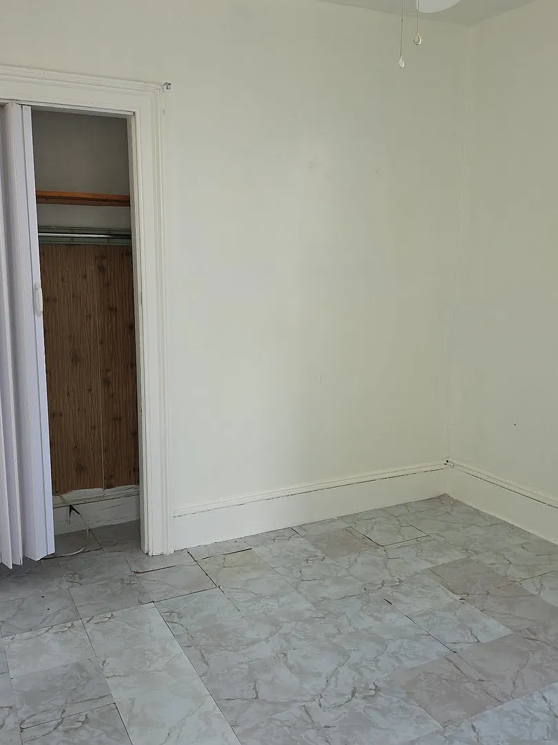 3 bed, $2,100 — Photo 4
