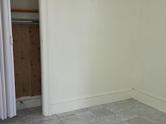 4th image of 213 Slater St APT 2