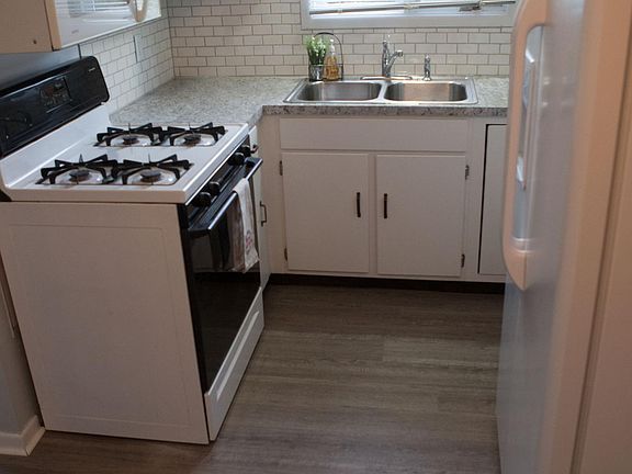 2nd image of 5372 36th Ave APT 19