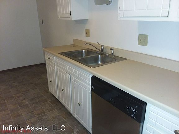 2nd image of 2905 Park Terrace Dr APT 4