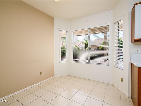 5th image of 1549 E SPYGLASS Drive