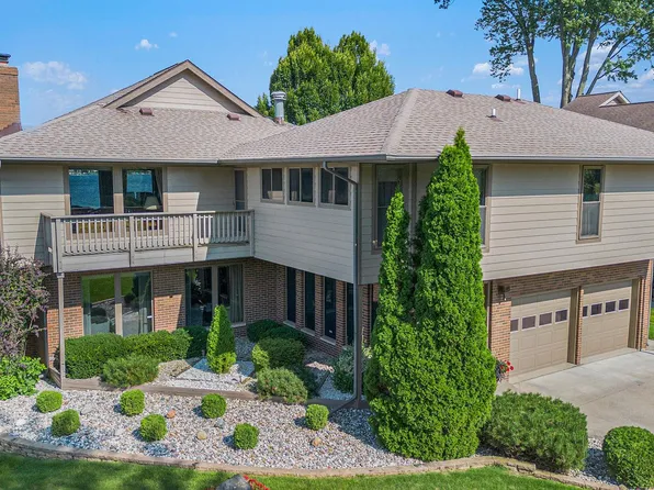 12067 Torrey Rd, Fenton, MI 48430