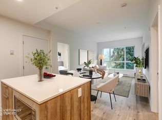 3594 Malsum Dr #206, North Vancouver, BC V7G0B4