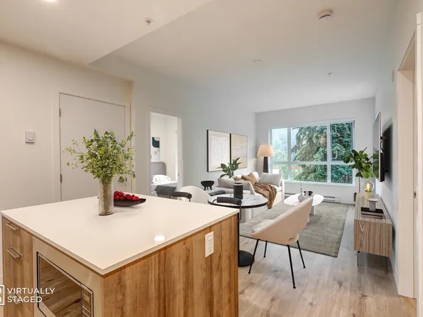 3594 Malsum Dr #206, North Vancouver, BC V7G 0B4