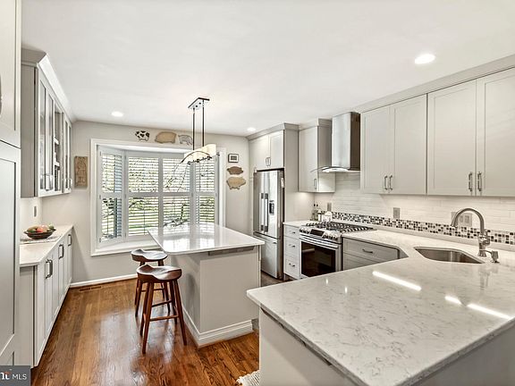 4th image of 11138 Cedarwood Dr