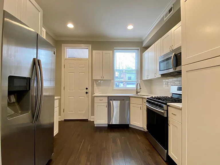 304 S Conkling St — Photo 7