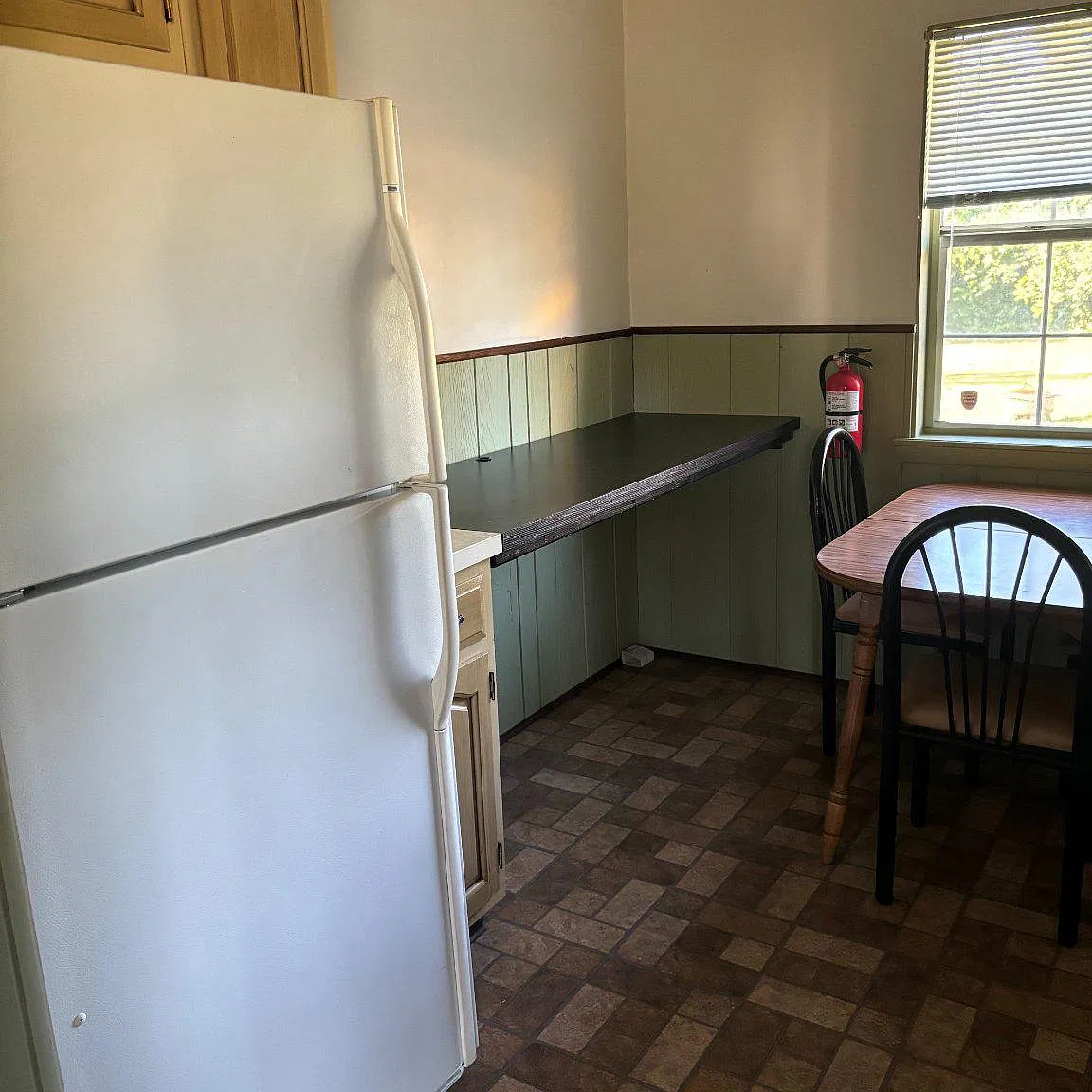 5 bed, 3.0 bath, 2020 sqft, $3,200 — Photo 4