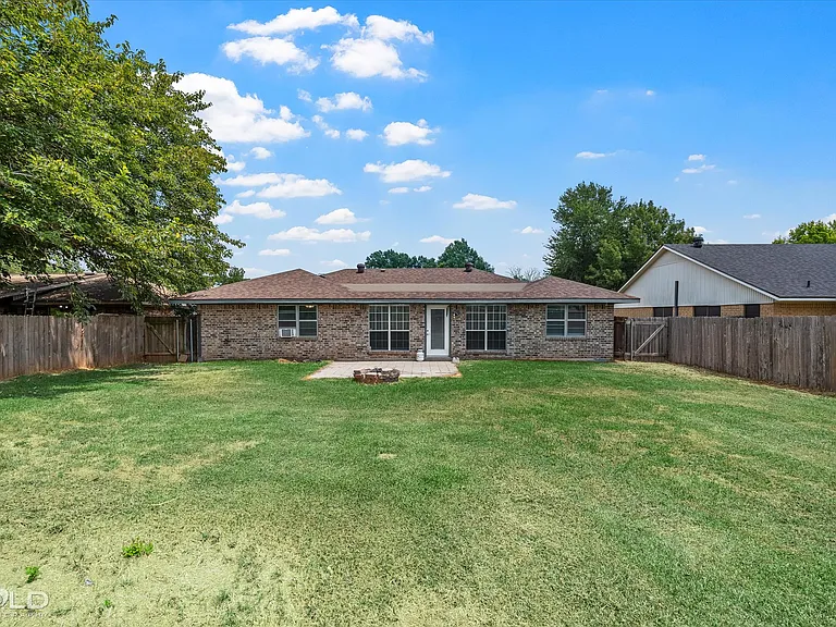 5318 Foxglove Dr — Photo 31