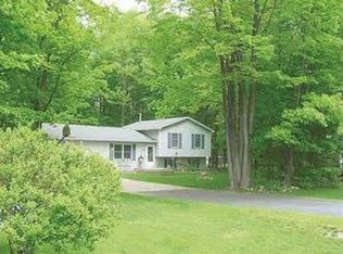 1711 Penbroke Dr, Traverse City, MI 49696