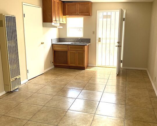 5th image of 11017 Denver Ave