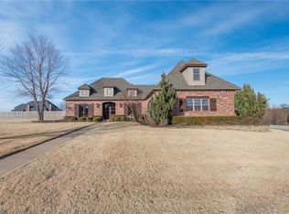 5528 E Appalachian Way, Fayetteville, AR 72703