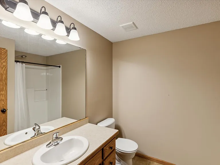 7300 Kahler Cir NE — Photo 4