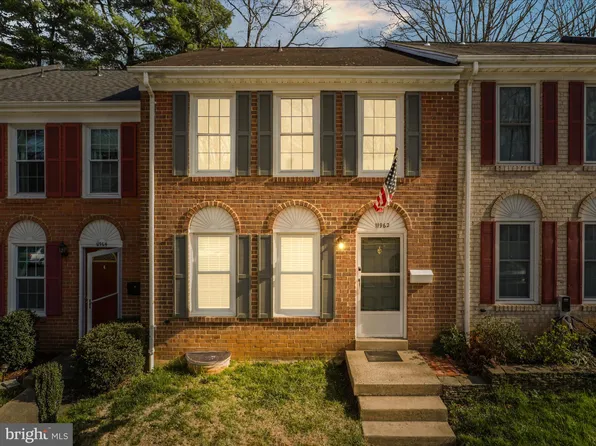 11962 Heathcote Ct, Reston, VA 20191