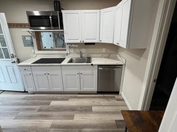 429 Wells Ave N #B, Renton, WA 98057