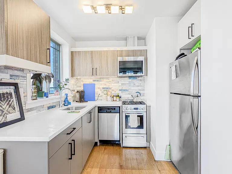 319 Graham Ave #6A — Photo 4