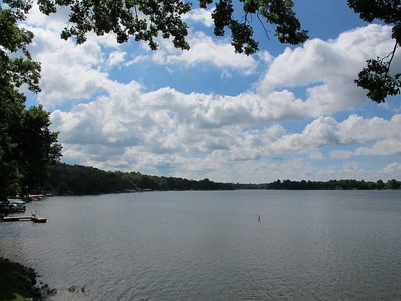 Potter is a 168 acre lake and 25' deep
						:
						All water activities approved for this lake. Great fishing and winter skiing.
