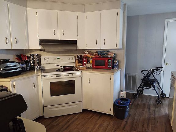 3rd image of 112 Camellia Dr #129