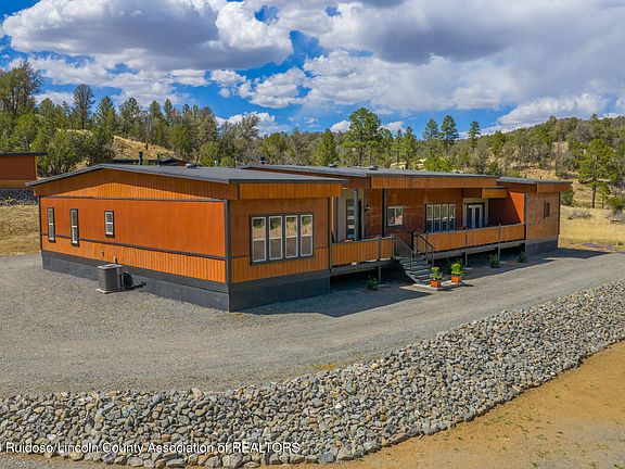 3rd image of 353 Sandesta Dr