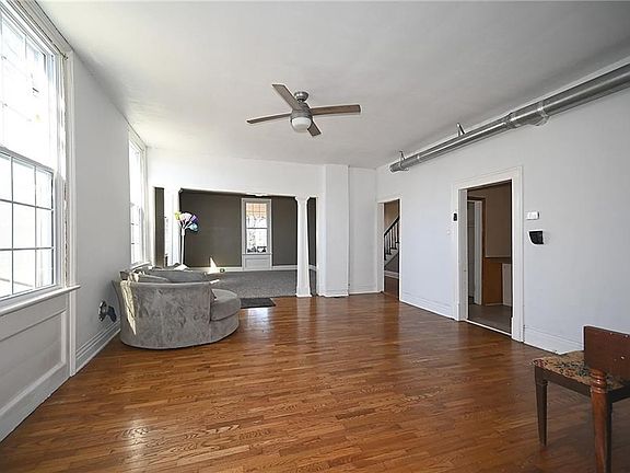 3rd image of 305 Paxton St
