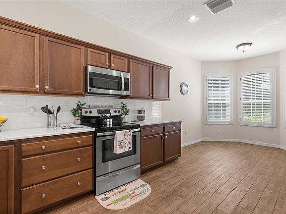 5th image of 1115 S Pointe Alexis Dr