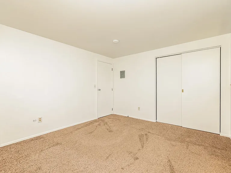 3611-3625 Charlotte Dr — Photo 8