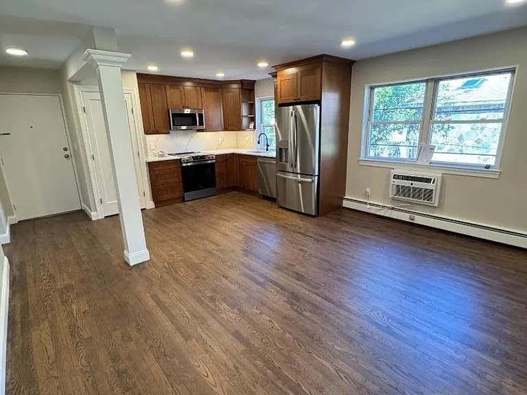 93 E Centre St #5B — Photo 4