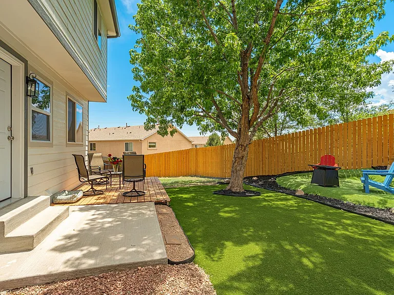 985 Apollo Ct — Photo 34
