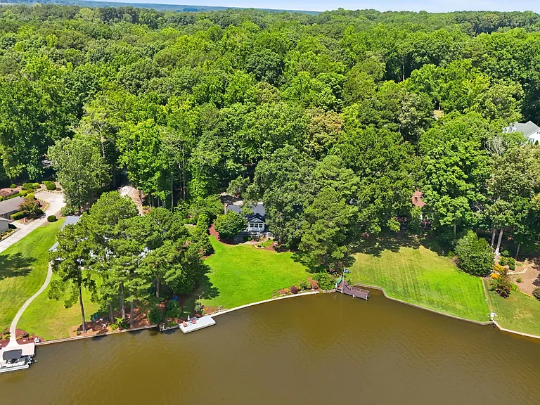 253 Lakeview Dr — Photo 23