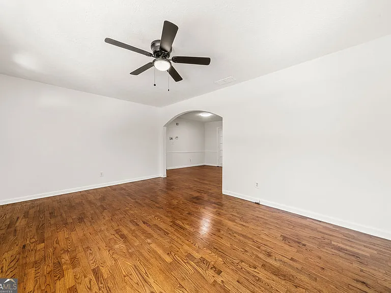 3940 Hubert Dr — Photo 3