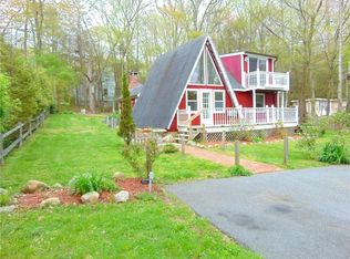 147 Lake View Dr, Glocester, RI 02814