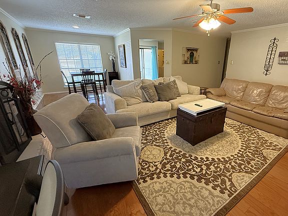 3rd image of 2206 Winchester Dr