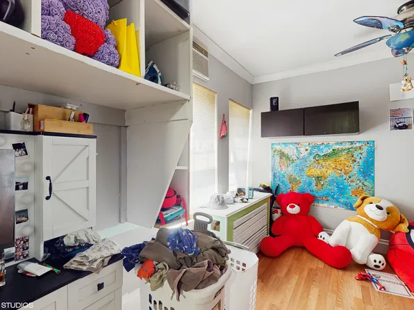 4202 Manhattan Avenue image 16 of 25