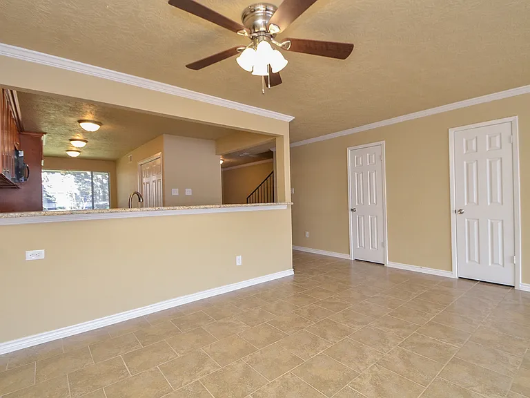 15337 Falmouth Ave — Photo 9