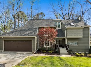 2810 Windrush Ln, Roswell, GA 30076