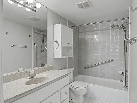 5th image of 1974 Klingensmith Rd Unit 4