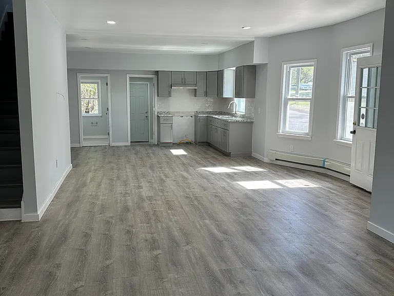 79 Washington St — Photo 4