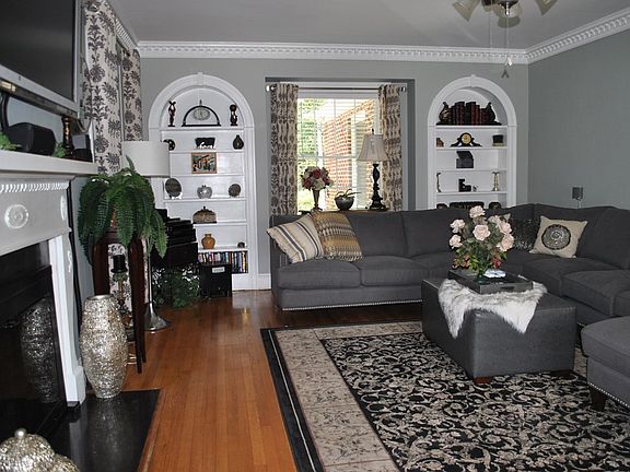 5th image of 306 W Burnette Ave