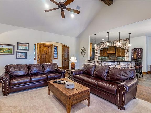 5th image of 831 Caublestone Hill Dr