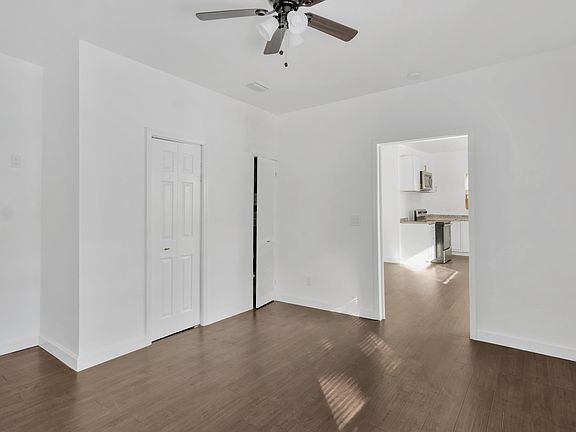 5th image of 610 Woodlawn St #B
