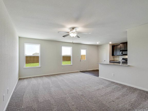 3rd image of 10846 Monterey Pike