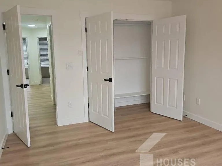 69 Greensboro Ct — Photo 13