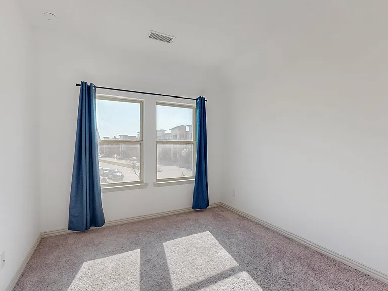 4325 Oliver Dr — Photo 11