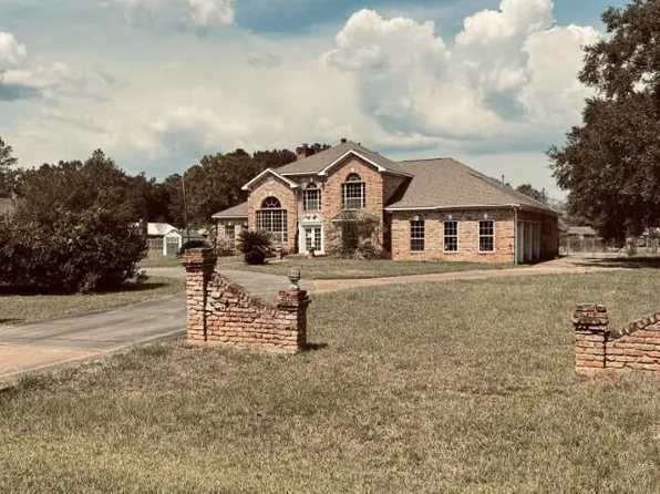 172 Burnett Gardens Rd, Deridder, LA 70634