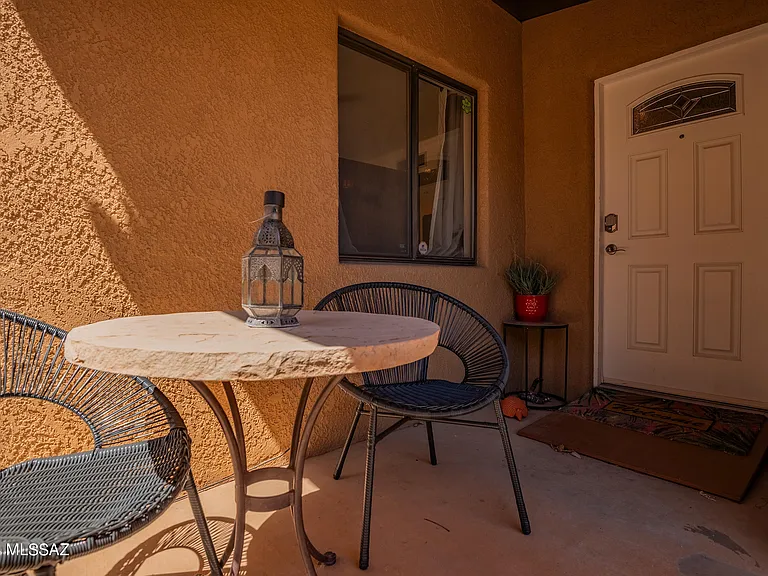 1341 E Ellis Dr — Photo 32