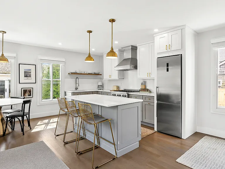 128 Jermain Ave — Photo 5