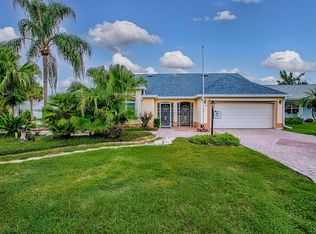 829 Cortez Ave, Lady Lake, FL 32159