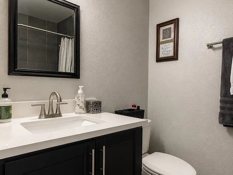 836 Sunset Park Dr — Photo 9