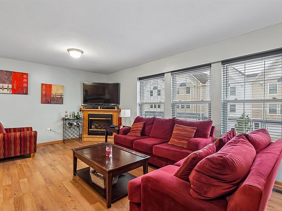 4th image of 1202 SE Village View Ln